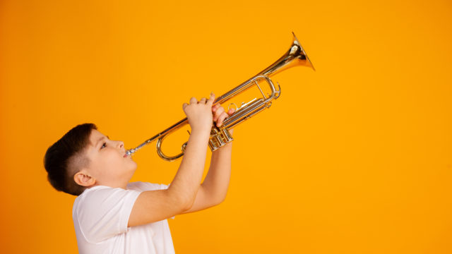Educational tours for students improve trumpet playing
